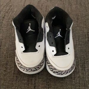 Jordan 3s Retro sneakers